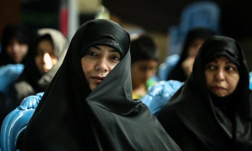 الهام چرخنده از نماینده های مجلس درخواست کمک کرد